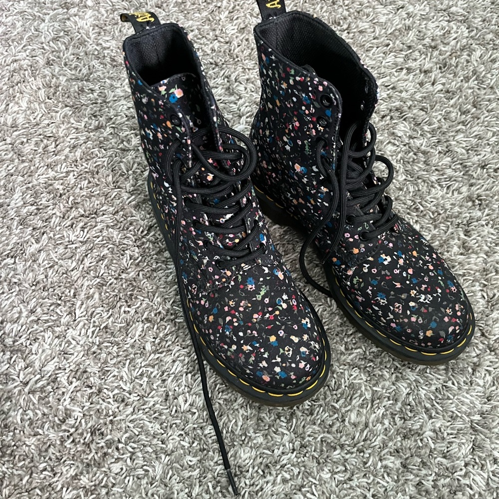 Womens dr Martin